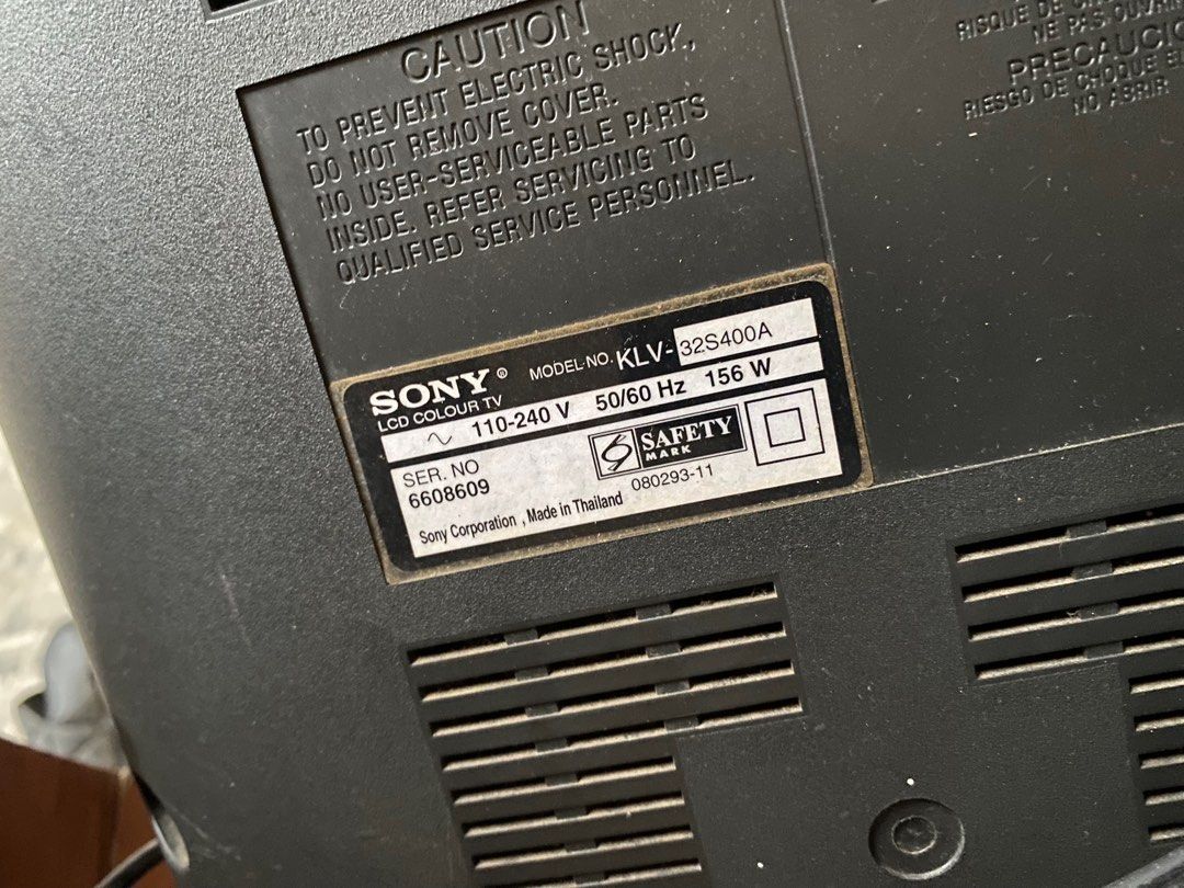 Sony Bravia 32 inch (Category: TV) located in Cainta. Submitted by stockroompreloved (Listing ID 1367467557, Image 2). Description: Sony Bravia (32-inch) 32 inch tv Buttons all working HDMI ready No remote Price negotiable‼️ Issue buttom part of the speaker not intact check last photo for reference Rfs: decluttering not using it anymore Cainta loc 5k‼️.