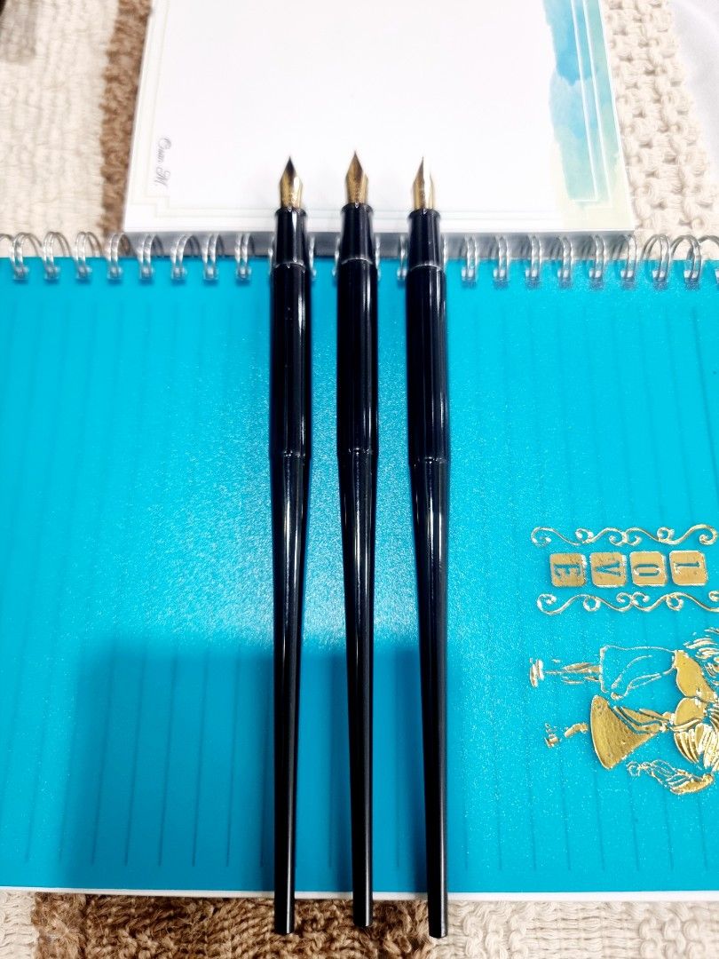 Vintage Fountain Pens (Category: Stationery & School Supplies) located in Mandaluyong City. Submitted by rossandalex (Listing ID 1367431932, Image 3). Description: Take All Vintage Fountain Pens With Ink.