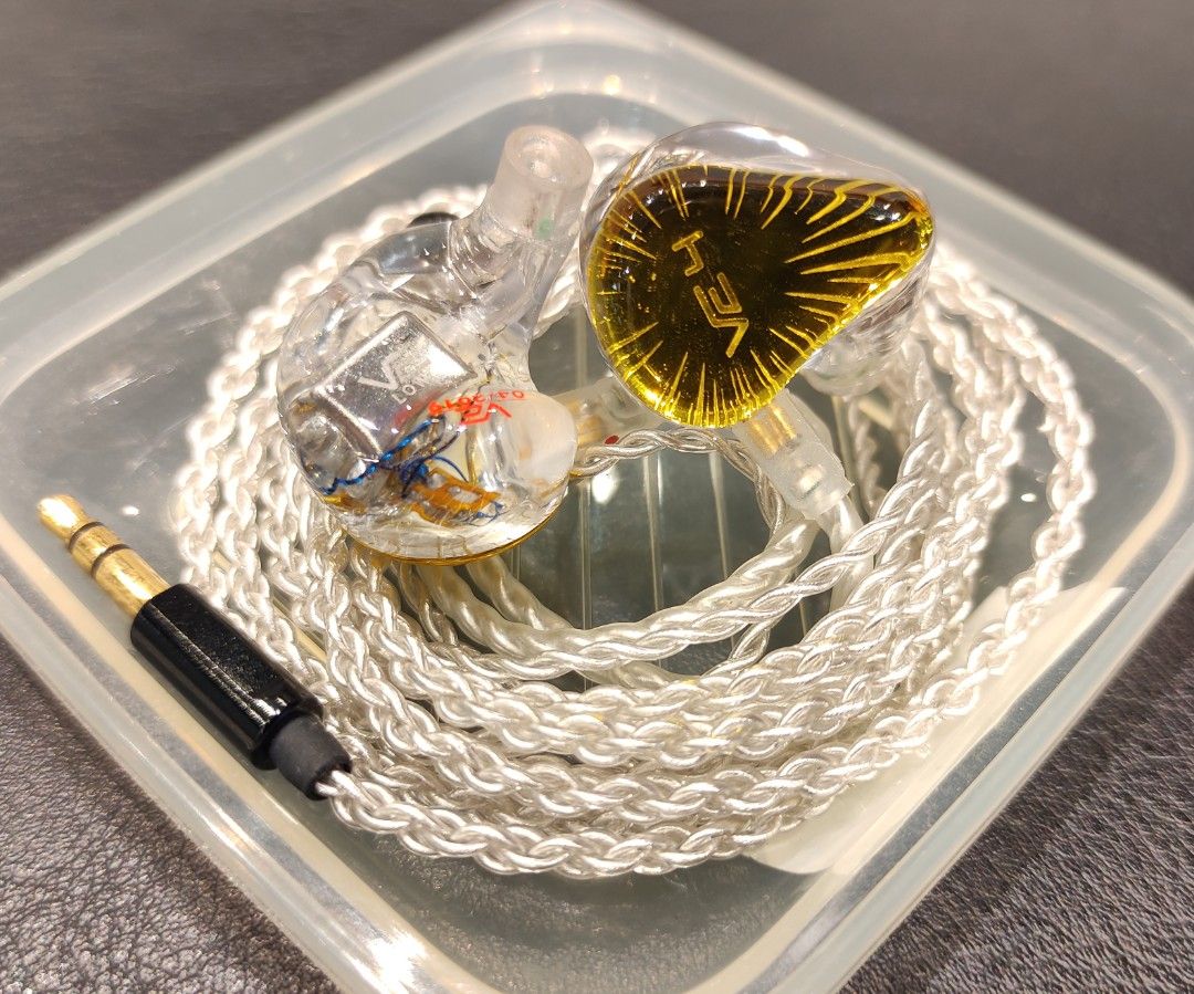 Vision Ears VE4.2 (Demo Clearance!) WA 86660210 To Secure! (Category: Earphones) located in Singapore. Submitted by stillme (Listing ID 1367404675, Image 1). Description: Retails at $1999! Great deal don't miss!.