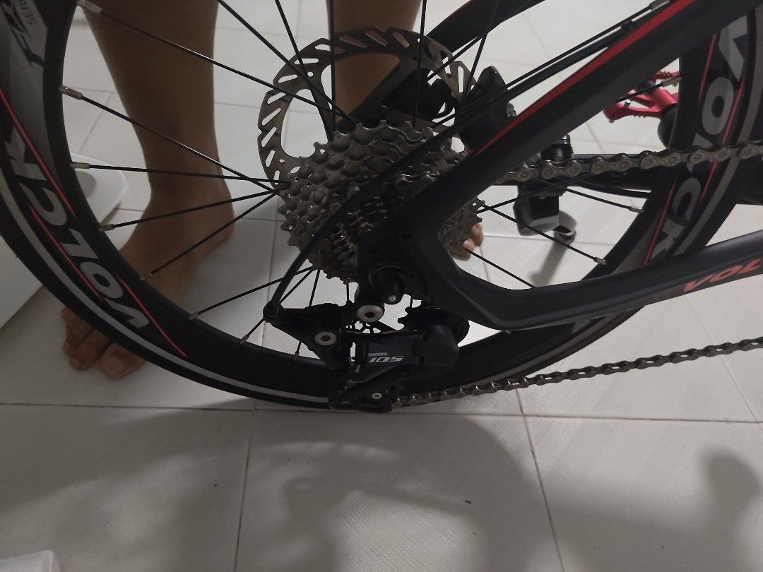Volck Zeolite 22s carbon folding bicycle (Category: Bicycles) located in Singapore. Submitted by kloo03 (Listing ID 1367401446, Image 3). Description: zeolite 22s shimano 105 well maintained. fast deal for 670. no issues just ride and go.