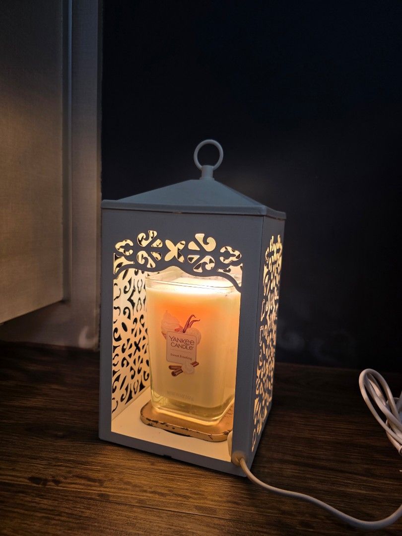 Yankee Candle Warmer with free candle