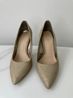 (Category: ) located in . Submitted by closetclearancesg (Listing ID 1367336464, Image 1). Description: .