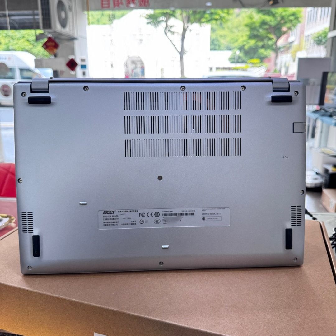 由 elba_digital (刊登 ID 1367541336，圖片 3) 提交，位於 高雄市 (Kaohsiung) 的 【艾爾巴二手】ACER 15.6吋 A515 i5-1135G7/MX350/16G/512G+1T 銀 #二手筆電 #彰化店 63400 (類別：桌上電腦或筆記型電腦)，說明：【艾爾巴二手】ACER 15.6吋 A515 i5-1135G7/MX350/16G/512G+1T 銀 #二手筆電 #彰化店 63400. 按鍵與功能都正常。 螢幕四邊老化 以及 有橫向灰色規律線條(需近看實體才能看到)。 側邊圈起處有掉漆。 其餘外觀皆正常使用痕跡，如圖所示。 ⚠️二手商品皆會有使用痕跡，請確認內文機況後，不介意者再下單購買，謝謝⚠️ ⚠️商品線上與門市同步銷售中,下單前可詢問庫存⚠️ 🌸 螢幕：15.6吋 🌸 作業系統 ：Windows 11 家用版 🌸 處理器 ：11th Gen Intel(R) Core(TM) i5-1135G7 @2.40GHz 🌸 