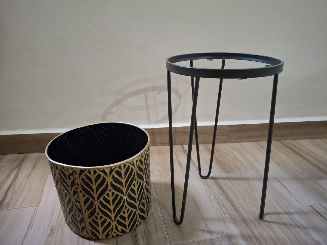 2× Artificial Plants65075499627778117
