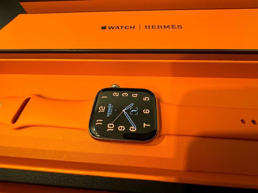 Authentic Apple Hermes Watch Series 7 45mm (Category: Luxury Watches) located in Quezon City. Submitted by breakmyfashion (Listing ID 1367662407, Image 2). Description: Comes with box. .
