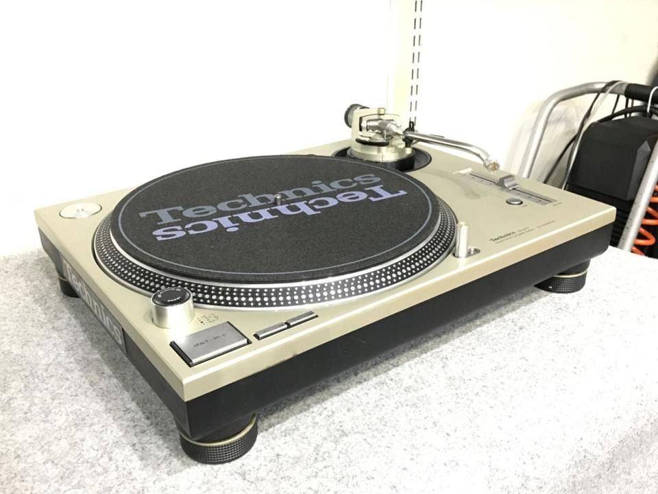 ✅Available: Technics sl1200MK3D SL-1200 SL1200 turntable vinyl LP record player | JAPAN DOMESTIC SET | MADE IN JAPAN | 100V 50/60Hz SPECIFICATION | ACTUAL PHOTOS ON DISPLAY (Category: Other Audio Equipment) located in Singapore. Submitted by alfclausen (Listing ID 1367574093, Image 3). Description: 🛑SLIPMAT SHOWN IN PHOTOS IS NOT INCLUDED WITH SALE 👉BLACK FELT MAT WILL BE PROVIDED INSTEAD OF THE SLIPMAT SHOWN IN PHOTOS 👉SET IS AVAILABLE FOR PU