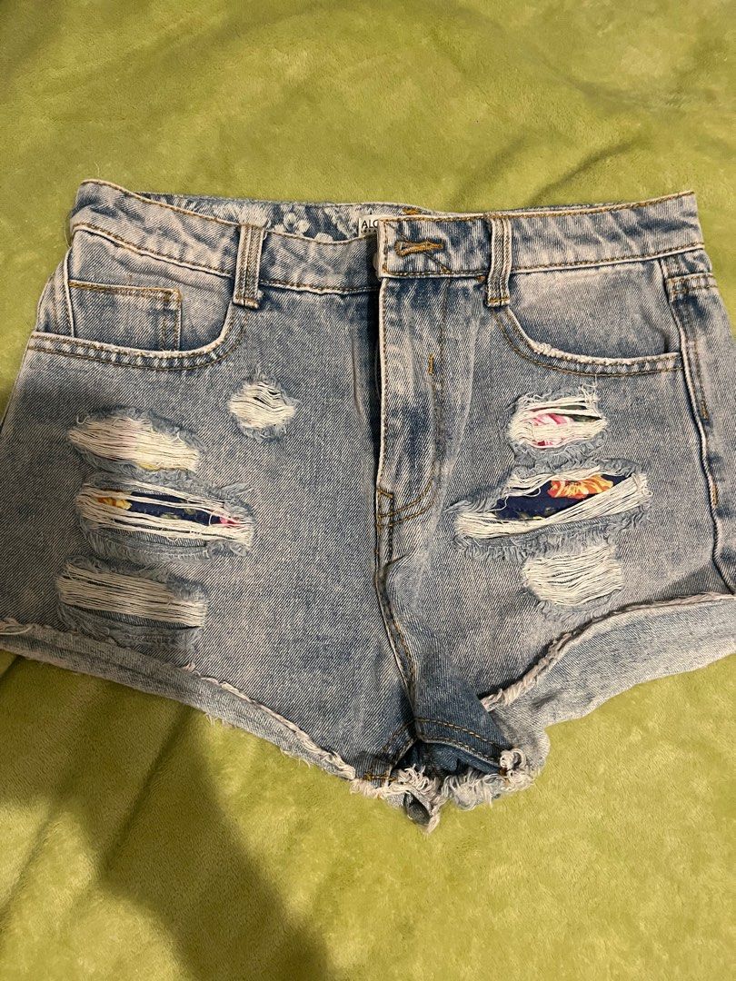 Bangladesh shorts (Category: Shorts) located in Manila. Submitted by cj101010 (Listing ID 1367595747, Image 1). Description: Declutter.