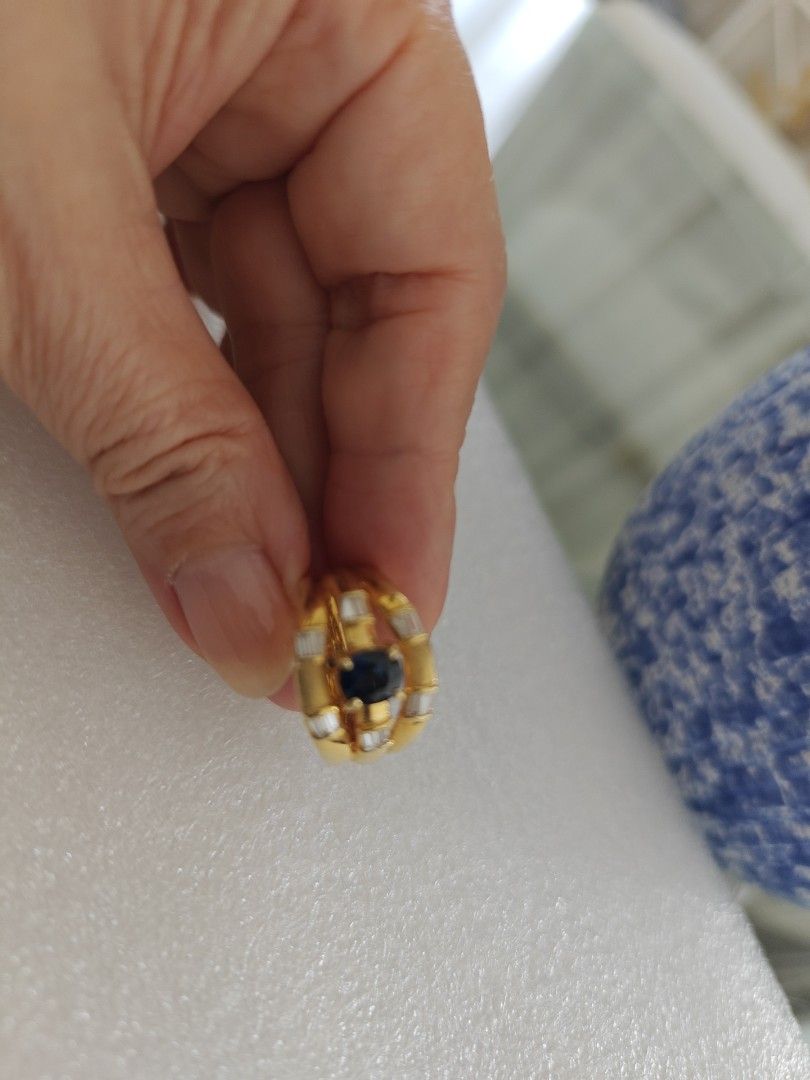 Blue sapphire emerald diamond 750 ring (Category: Rings) located in Singapore. Submitted by chrissyemerald (Listing ID 1367545592, Image 2). Description: ring marked 750 12 pieces of diamonds emerald cut centre piece of blue sapphire lovely for occasions ring size HK 11 weighs approx 7.7g.