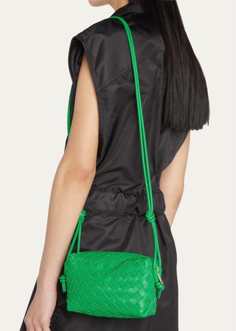BV mini loop camera bag （分類：手袋及銀包）位於 Hong Kong。 由 williams.kit 提交（商品編號 1367652106，圖片 2）。簡介： 100%real and new Full package~ 購自澳洲BV。