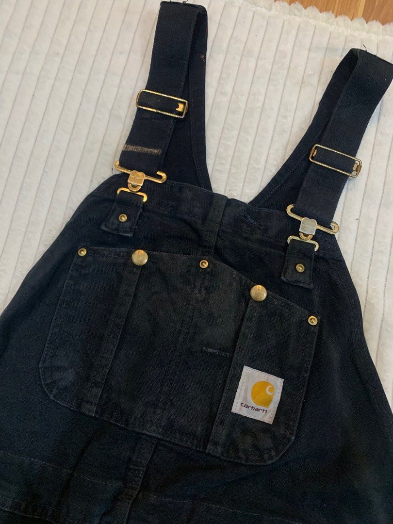 Carhartt jumper (Category: Sets & Coordinates) located in Trece Martires City. Submitted by 9th.street.thrift (Listing ID 1367515584, Image 2). Description: carhartt jumper excellent crispy condition issue: see pic(hem and bleach stain) dimes : nasa pic .