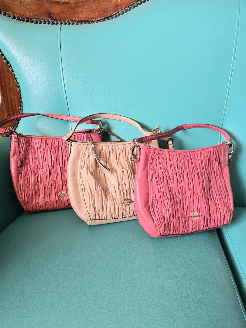 Coach bags (Category: Bags & Wallets) located in Singapore. Submitted by w_woman (Listing ID 1367570452, Image 2). Description: Hi 👋 Original Genuine shoulder Coach Bag for sales. Given by Philanthropist few years ago. The price tag shows $570 each. Total 5 bags. Measure 24cmx18cm (For young girls/ladies) Selling away 👇: 2 bags(Un-used) - $60 each (All 2 bags for $100).
