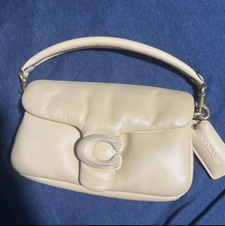 (Category: ) located in . Submitted by deshops (Listing ID 1367619956, Image 1). Description: .