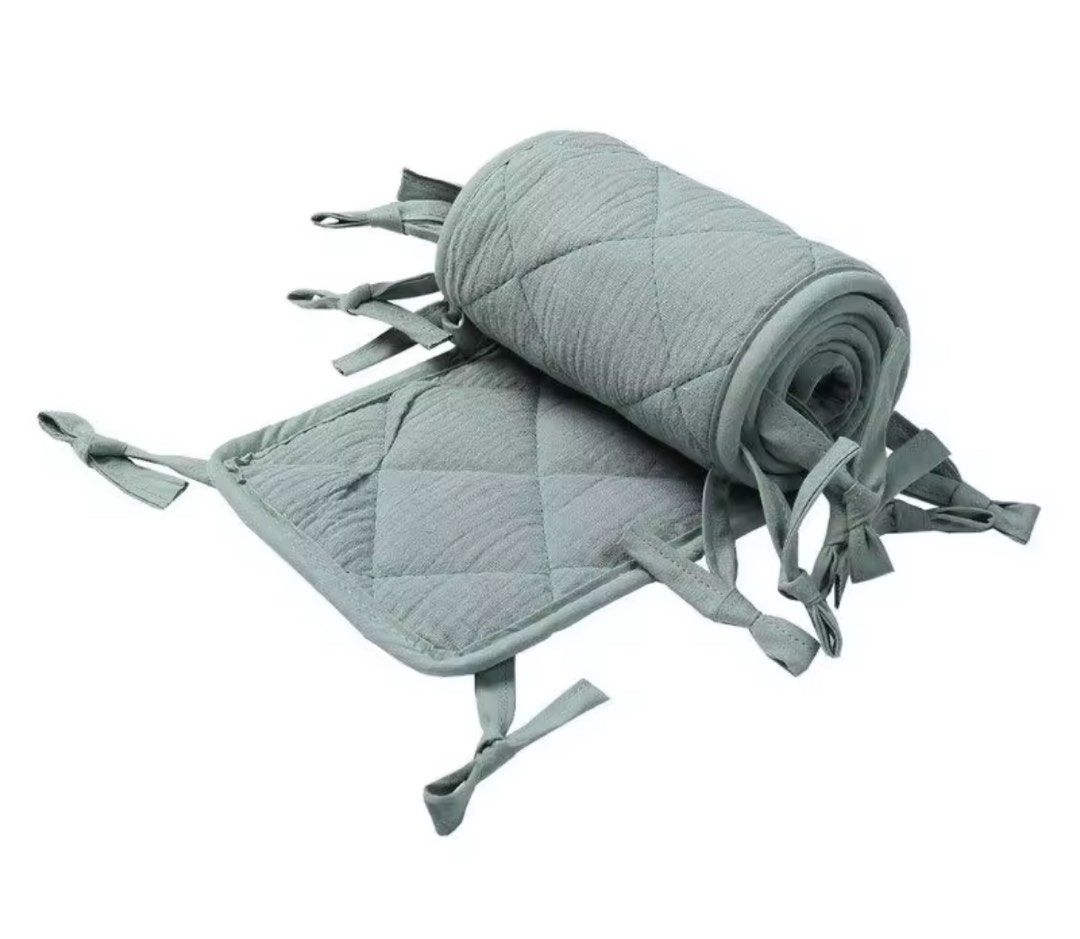 Cot bumper (Category: Nursery Lighting & Decor) located in Singapore. Submitted by 19ada (Listing ID 1367640521, Image 2). Description: Set of 2. 30x190 cm each. .