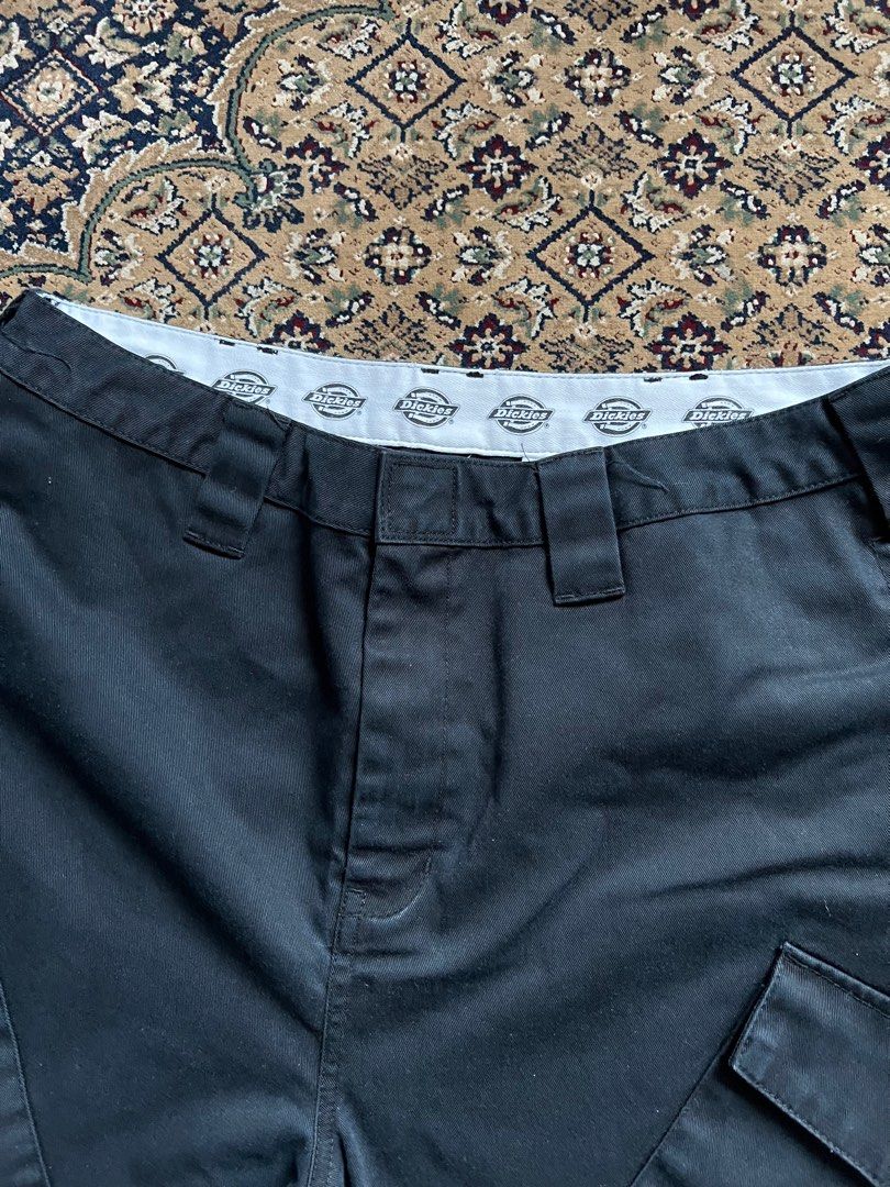 DICKIES Black Cargo-pant Trousers (32) (Category: Trousers) located in Makati City. Submitted by mcbmcbmcbmcb (Listing ID 1367567026, Image 1). Description: .