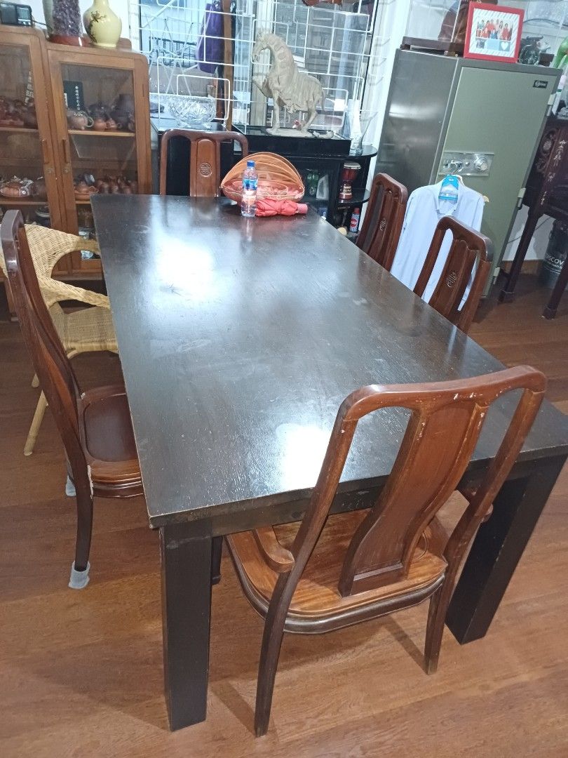 Dining Table (Category: Tables & Sets) located in Singapore. Submitted by chai00161 (Listing ID 1367593922, Image 1). Description: 1.00 x 2.00 m.