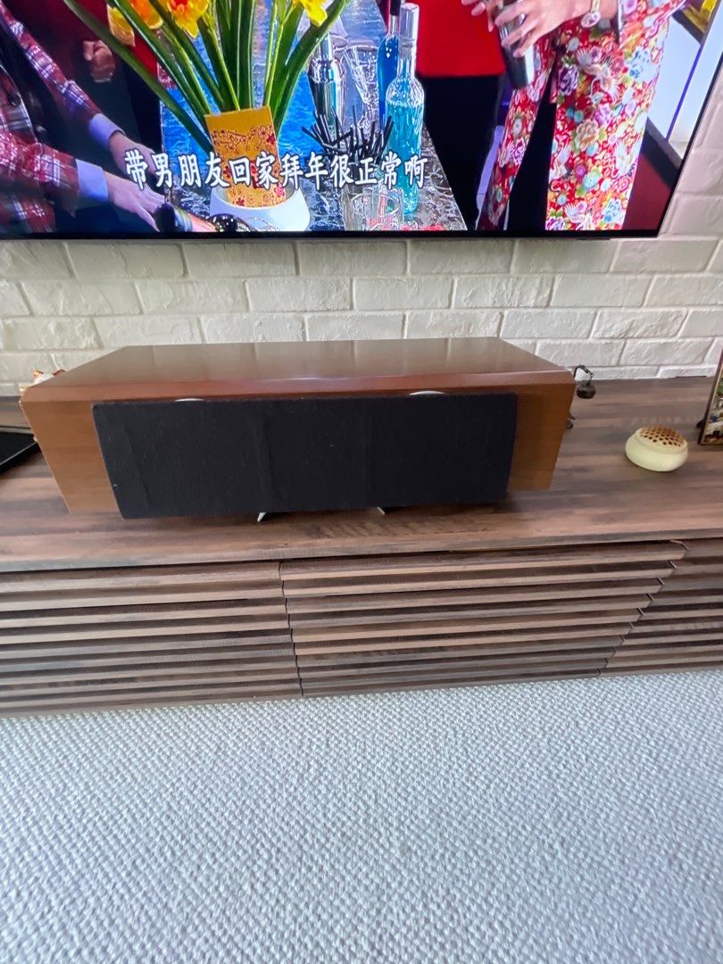 DYNAUDIO (Category: Soundbars, Speakers & Amplifiers) located in Singapore. Submitted by hoehoeng (Listing ID 1367532613, Image 5). Description: $700net.