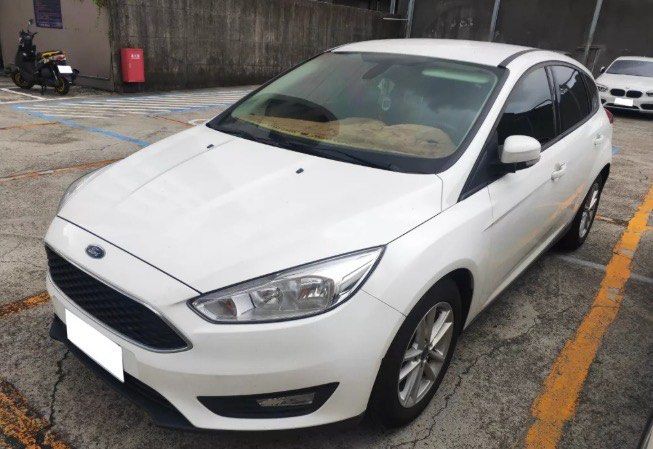 由 pipi1108cc (刊登 ID 1367581877，圖片 2) 提交，位於 台中市 (Taichung) 的 Ford Focus 5D 2017款 白色 🔍️售價：11萬 🔍️出廠：2017年 🔍️行駛里程：5萬公里 🔍️乘客數：5門5座 🔍️排氣量：1.5L (類別：汽車出售)，說明：🔍️廠牌型號：Ford Focus 5D 2017款 白色 🔍️售價：11萬 🔍️出廠：2017年 🔍️行駛里程：5萬公里 🔍️乘客數：5門5座 🔍️排氣量：1.5L 🔍️引擎燃料：汽油 🔍️驅動方式：2WD ★重要資訊★ 車輛均有第三方認證 ⭕️專業鑑定⭕️合格認證 ⭕️檢定報告⭕️一覽無疑 📣便宜賣🚫無事故🚫無泡水🚫無待修 提供💯完整第三方認證合格檢驗報告 保證✅實車實價✅車況透明✅安心購車 ★提供車況原始表 ★車況與認證表不符，退車並全額退費 ◎歡迎私訊預約賞車◎ ★早上10點到晚上18點 ★Line ID : pipi1108 ★聯絡電話：0️⃣9️