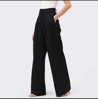 Gu Wide Pleated Pants