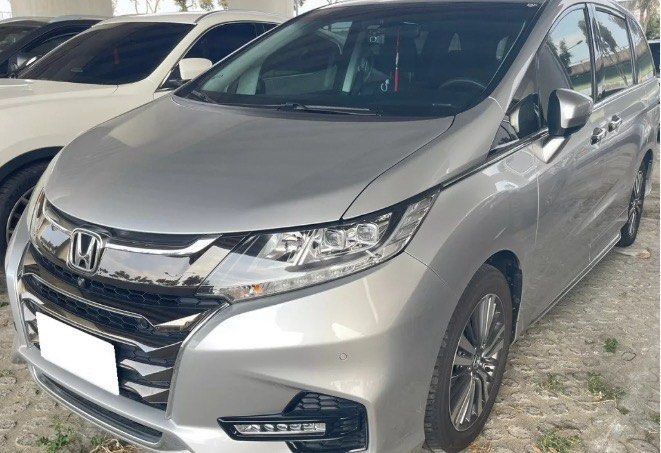 由 pipi1108cc (刊登 ID 1367563542，圖片 1) 提交，位於 台中市 (Taichung) 的 Honda Odyssey 2018款 灰棕色 🔍️售價：50萬 🔍️出廠：2018年 🔍️行駛里程：5萬公里 🔍️乘客數：5門5座 🔍️排氣量：2.4L (類別：汽車出售)，說明：🔍️廠牌型號：Honda Odyssey 2018款 灰棕色 🔍️售價：50萬 🔍️出廠：2018年 🔍️行駛里程：5萬公里 🔍️乘客數：5門5座 🔍️排氣量：2.4L 🔍️引擎燃料：汽油 🔍️驅動方式：2WD ★重要資訊★ 車輛均有第三方認證 ⭕️專業鑑定⭕️合格認證 ⭕️檢定報告⭕️一覽無疑 📣便宜賣🚫無事故🚫無泡水🚫無待修 提供💯完整第三方認證合格檢驗報告 保證✅實車實價✅車況透明✅安心購車 ★提供車況原始表 ★車況與認證表不符，退車並全額退費 ◎歡迎私訊預約賞車◎ ★早上10點到晚上18點 ★Line ID : pipi1108 ★聯絡電話：0️⃣