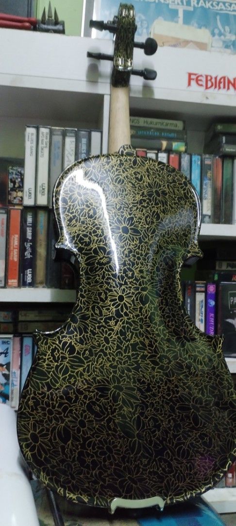 Kinglos violin (Category: Others) located in Batu Pahat. Submitted by NoorComputer (Listing ID 1367593976, Image 2). Description: Assalammualaikum dan salam sejahtera Jualan Violin sahaja Berminat call pm wassap 0139975480 Noor.
