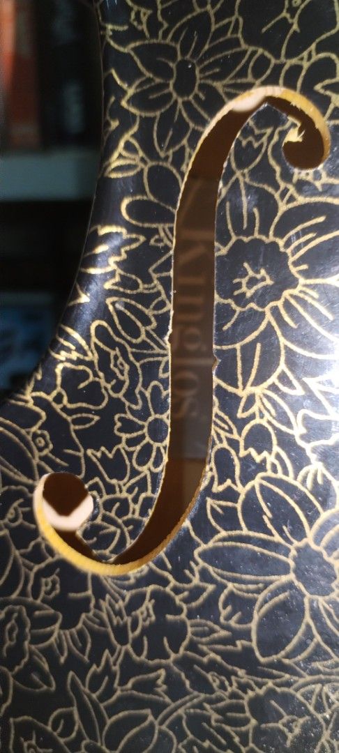 Kinglos violin (Category: Others) located in Batu Pahat. Submitted by NoorComputer (Listing ID 1367593976, Image 3). Description: Assalammualaikum dan salam sejahtera Jualan Violin sahaja Berminat call pm wassap 0139975480 Noor.