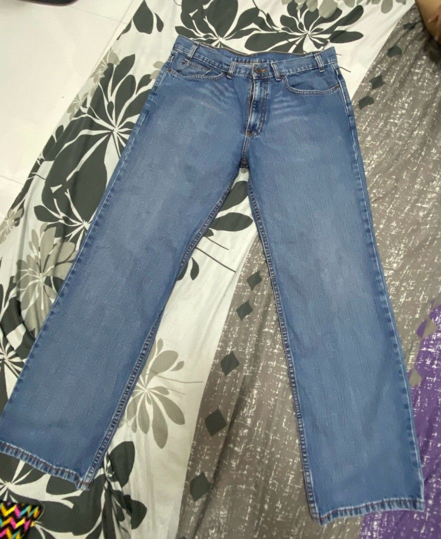 Levis 500 and 505 (Category: Jeans) located in Mandaluyong City. Submitted by kvrt4 (Listing ID 1367628621, Image 2). Description: .