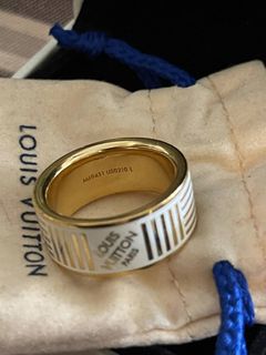 (Category: ) located in . Submitted by beyond_style (Listing ID 1367670558, Image 1). Description: .