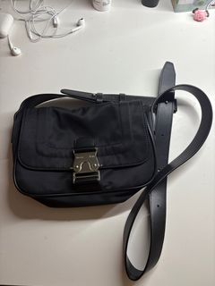 Matin kim buckle bag 出售| 網上購買100+ 件Matin kim buckle