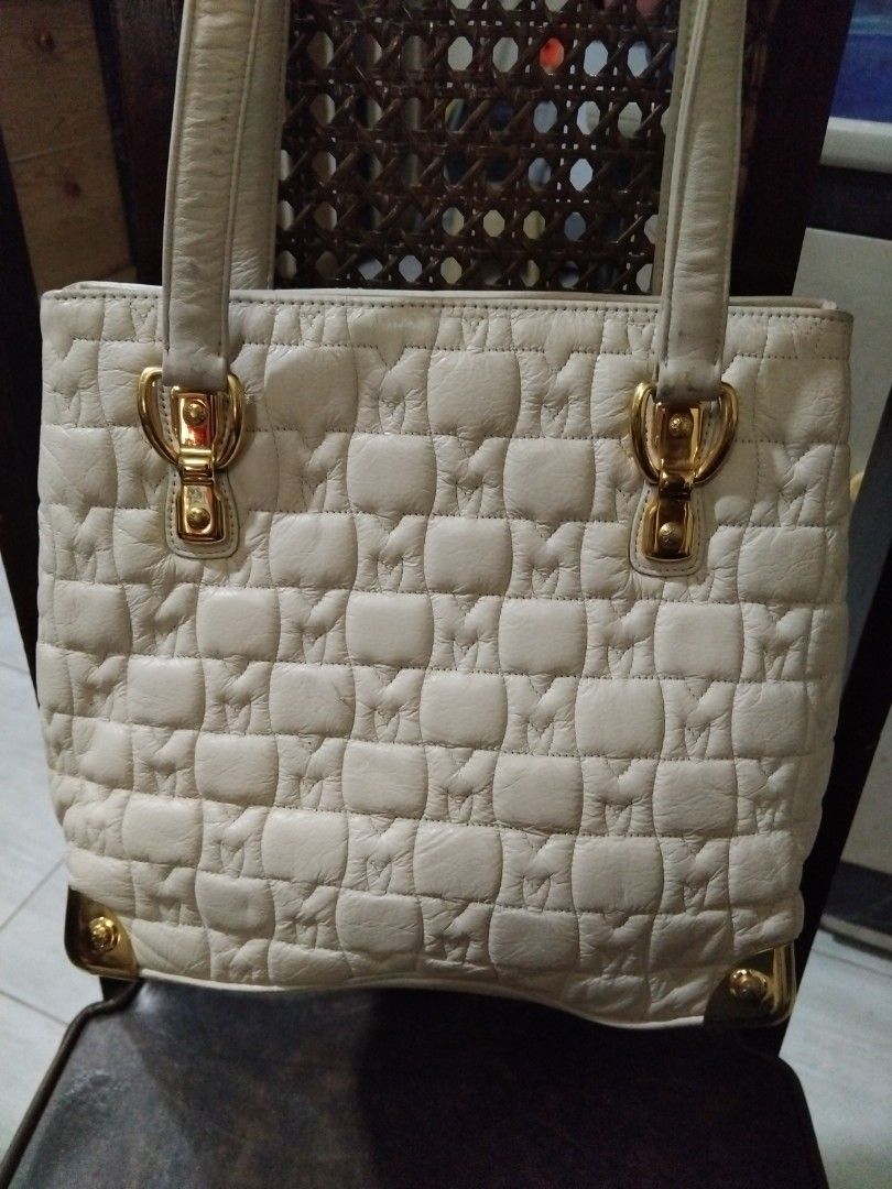 Metrocity (Category: Shoulder Bags) located in Mandaue City. Submitted by vlard21 (Listing ID 1367524575, Image 3). Description: .