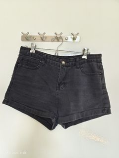 (Category: ) located in . Submitted by plaidwardrobe (Listing ID 1367509666, Image 1). Description: .