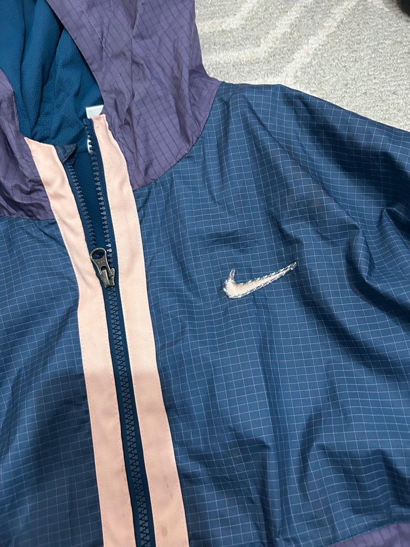 Nike Kids Activewear Jacket (Category: Activewear) located in San Juan, La Union. Submitted by a.l.a.b (Listing ID 1367667639, Image 3). Description: Size Large on kids Can fit adult (extra small to small frame).