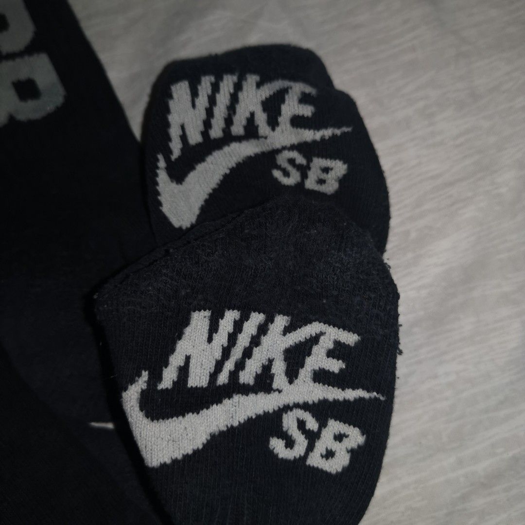 Nike SB Skateboards Socks (Black, Large) (Category: Socks) located in General Mariano Alvarez. Submitted by hundred_lives (Listing ID 1367668396, Image 3). Description: Nike SB Skateboards Socks (Black, Large) Authentic Original Good Condition Tags: santa cruz supreme palace skateboards independent trucks.