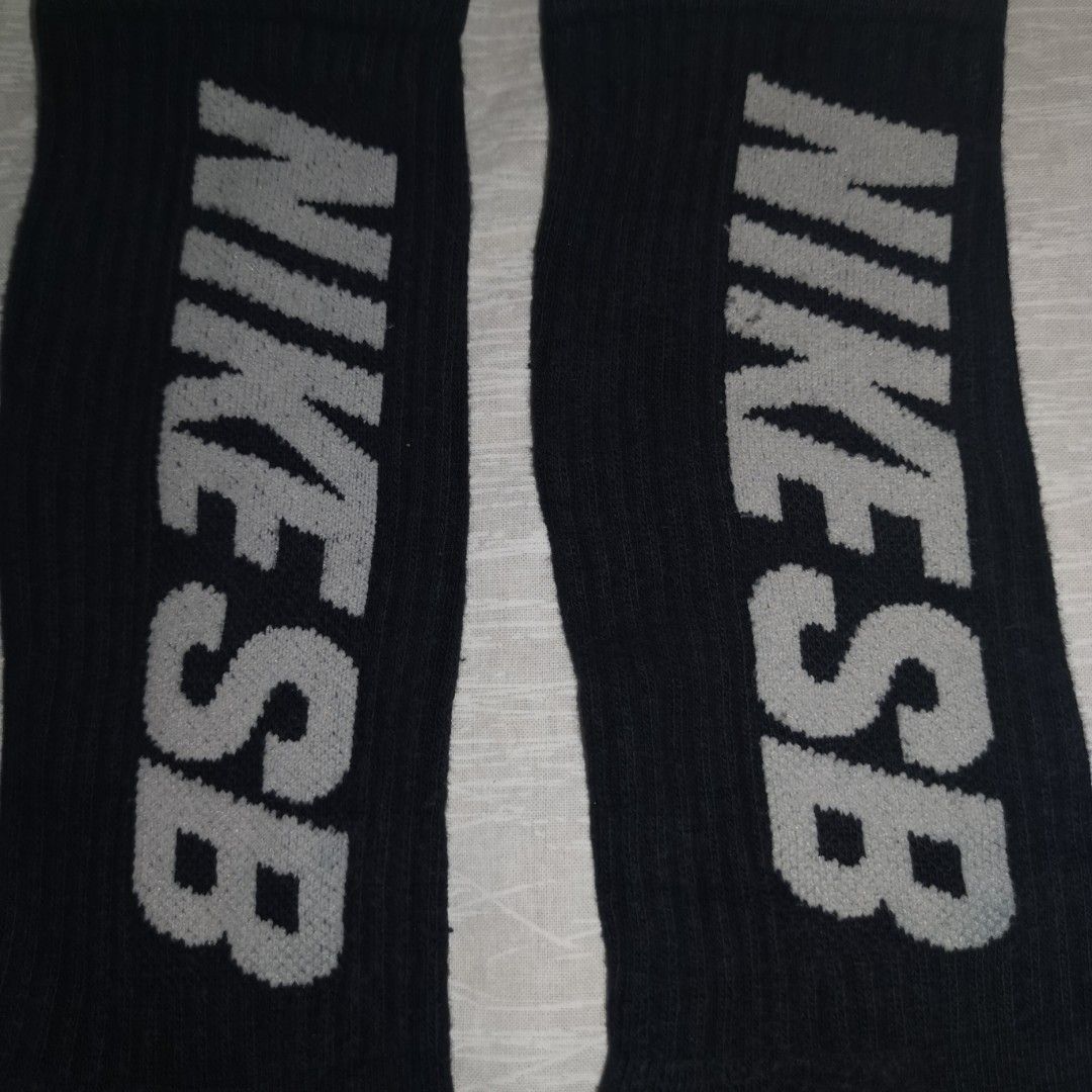 Nike SB Skateboards Socks (Black, Large) (Category: Socks) located in General Mariano Alvarez. Submitted by hundred_lives (Listing ID 1367668396, Image 2). Description: Nike SB Skateboards Socks (Black, Large) Authentic Original Good Condition Tags: santa cruz supreme palace skateboards independent trucks.