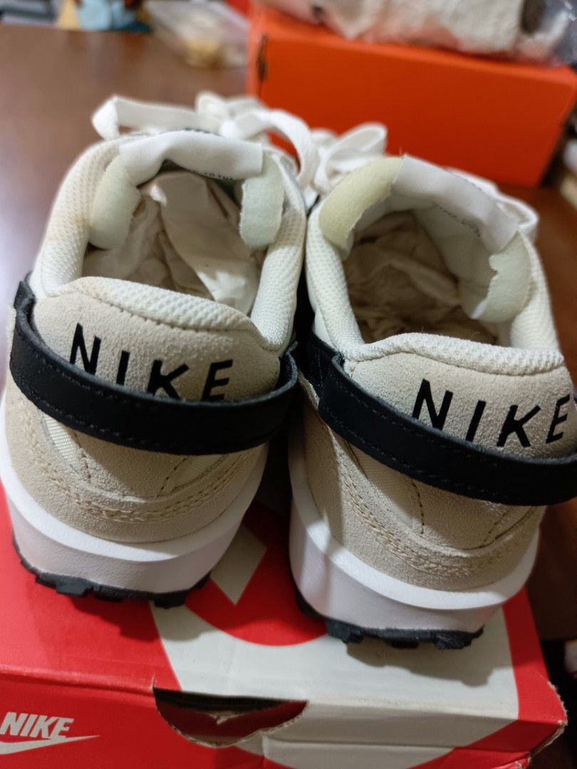 Nike Waffle Debut Woman (Category: Sneakers) located in Quezon City. Submitted by mewik05 (Listing ID 1367631769, Image 2). Description: For sale! Please Read! Nike Waffle Debut Woman's Size: 6.5 US Brand-new with box SA drift/Black - Phantom White Price: ₱2,200 Location: Road 3 Project 6 Q.C.