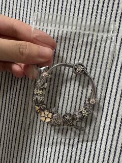 (Category: ) located in . Submitted by wlboutique (Listing ID 1367643568, Image 1). Description: .