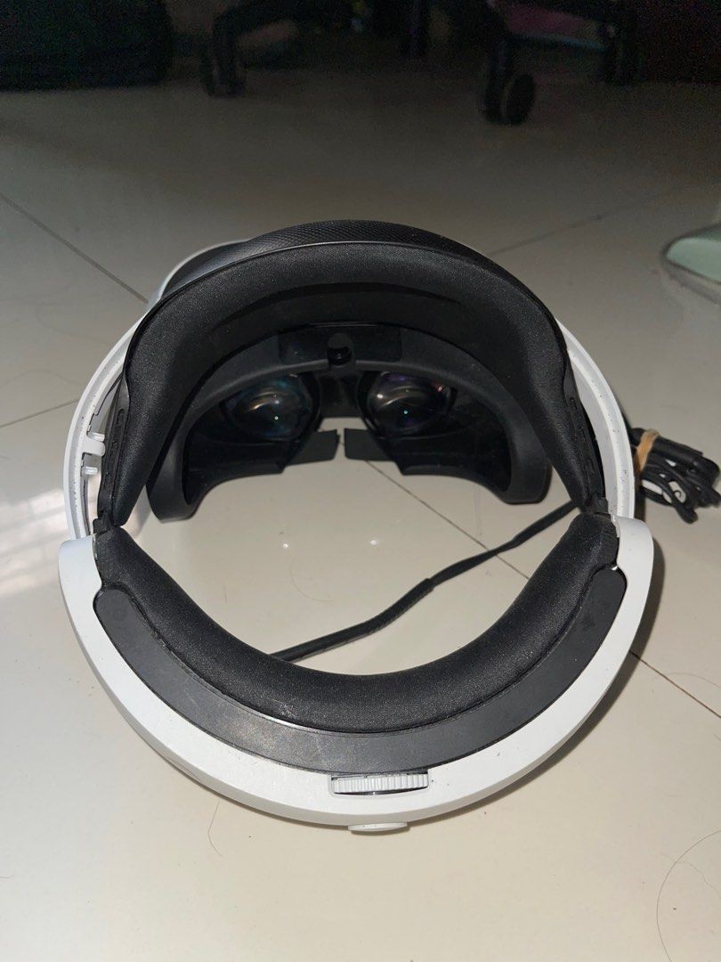 Playstation VR for PS4 HEADSET ONLY (Category: Virtual Reality) located in Rizal. Submitted by chocomallowpiestuffies (Listing ID 1367487715, Image 3). Description: For Sale: Playstation VR Headset Untested unit Can be shipped thru lalamove, JNT, or LBC.