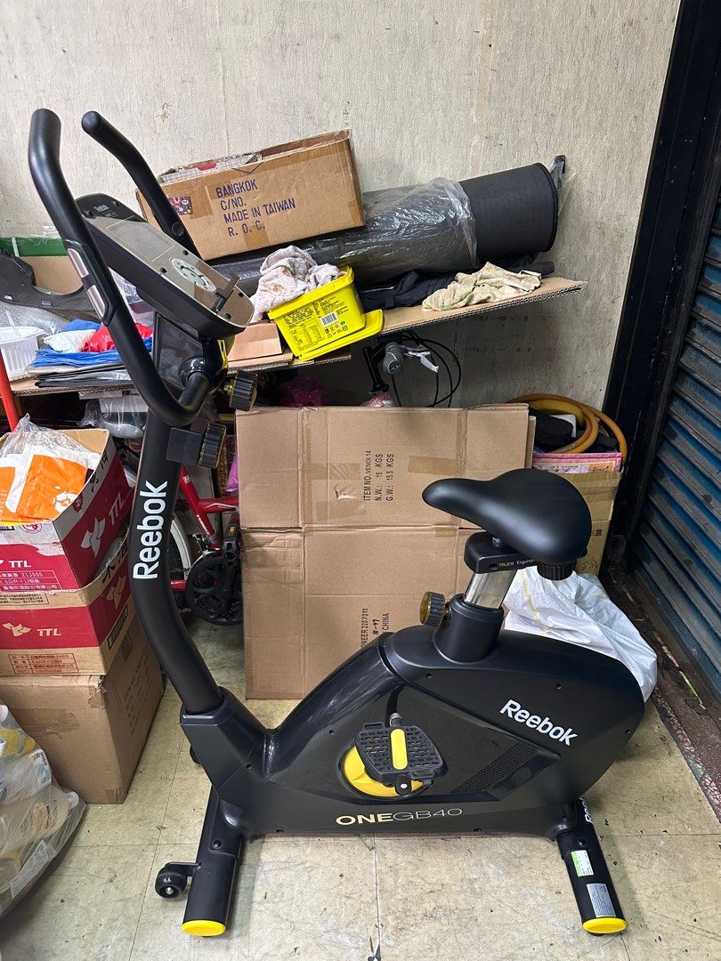 由 kuyuyu (刊登 ID 1367619441，圖片 1) 提交，位於 新北市 (New Taipei) 的 Reebok 無限跑步機 (類別：有氧健身器材)，說明：商品較大 面交會比較方便 面交新北市 土城區。