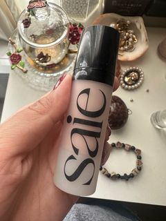 (Category: ) located in . Submitted by ClosetSale (Listing ID 1367492971, Image 1). Description: .