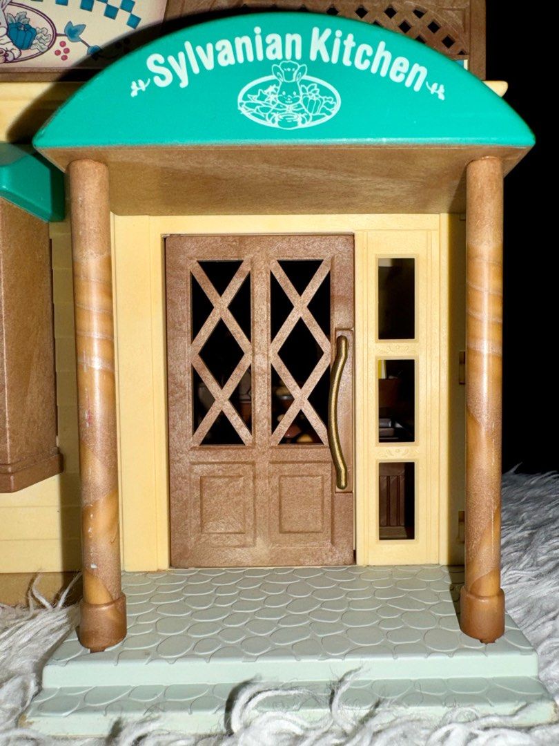 Sylvanian Kitchen (Category: Kids Toys) located in San Fernando. Submitted by mgpy08 (Listing ID 1367543190, Image 2). Description: Sylvanian Kitchen Non SF accesories With critter .