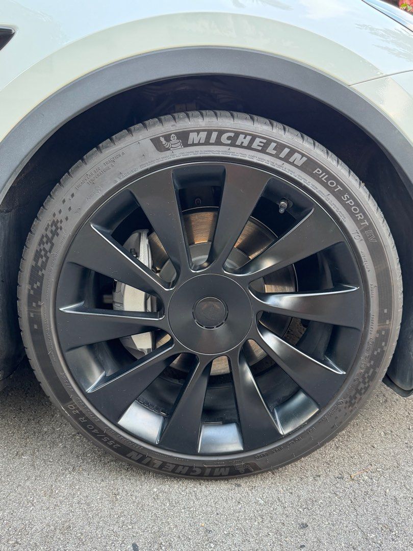 Tesla tyres and rims 20 inch, Garage Sale on Carousell
