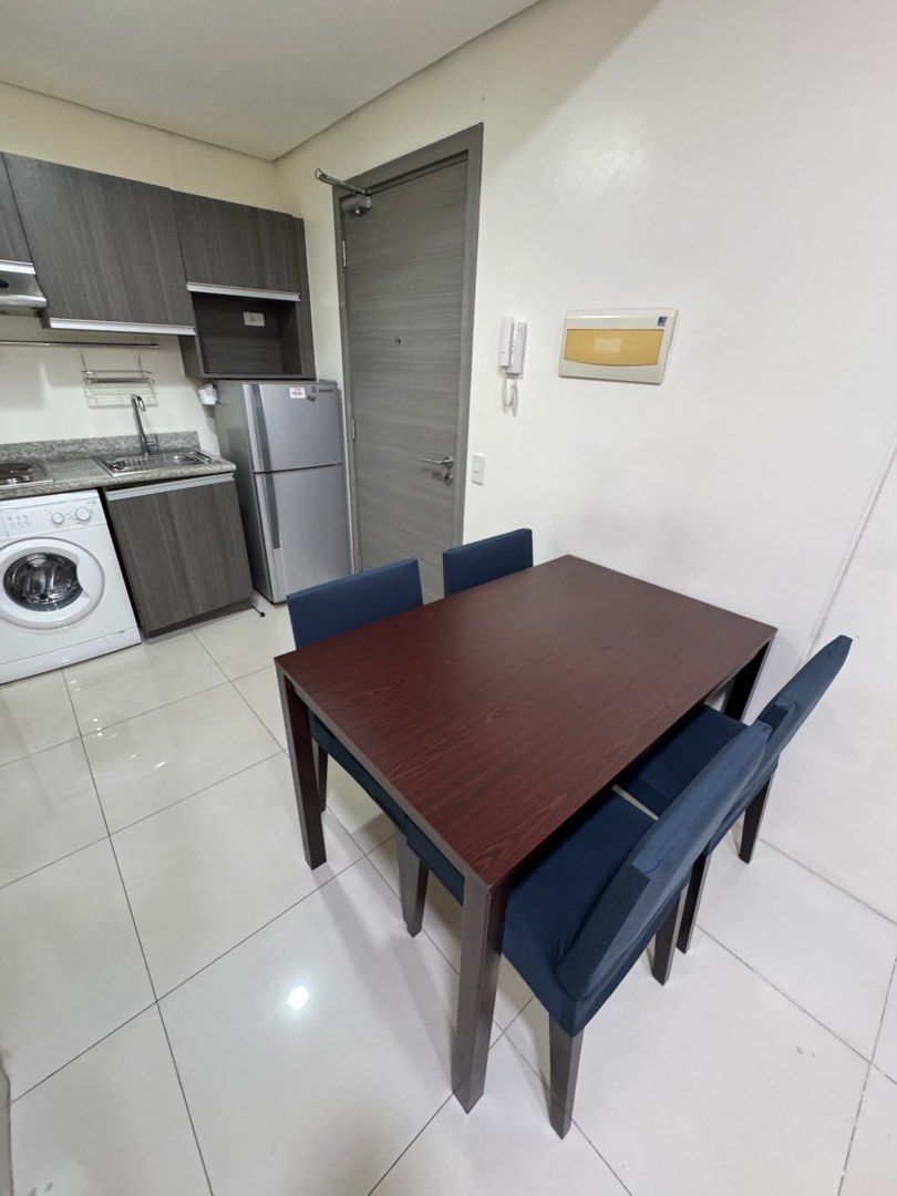 Torre Central 3-Beds Sharing (Category: Apartments & Condos) located in Antipolo. Submitted by BONG.CHUA (Listing ID 1367612824, Image 3). Description: Lease Rate: Php 28,500 inclusive of dues Pax: Good for 3 pax Requirement: school ID 1 more valid ID post dated checks 1 month advance 2 months security deposit * Fully Furnished * 3 Beds Sharing * Half Basketball Court * Function Rooms * Swimming Pool * Gym * Study Area w/ Wifi * Study Hall w/o Wi