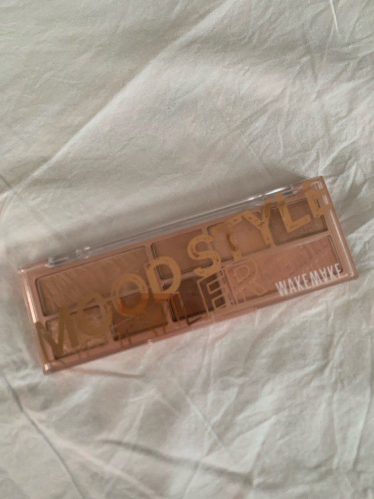 WAKE MAKE SOFT EYE PALETTE (01 Natural Brown) (Category: Makeup) located in Paranaque City. Submitted by kiwimochi297244 (Listing ID 1367538019, Image 1). Description: Bought it Dec 2024 I have used twice only DM me your offer:)) 💡9/10 Condition 🚫NO LOW BALLING 🚫RESERVATION: 12HRS ONLY 💳= MOP: GCASH 🙋‍♀️FIRST TO PAY = PRIORITY 🛵PICK-UP by Lalamove or Grab is OK BUT need to schedule ( ask seller if good to book within the day) 🚛COURIER DELI