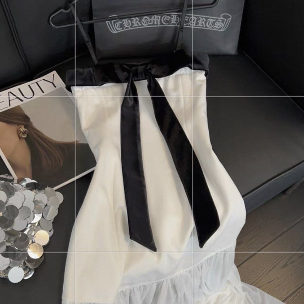 White & Black Maxi Ribbon Long Dress (Category: Dresses) located in Singapore. Submitted by jackp0t (Listing ID 1367537199, Image 1). Description: Bought the wrong size sobs Super good quality & pretty but a tad small on me :( Bought it at $40 rtp letting go at $35 including free postage .