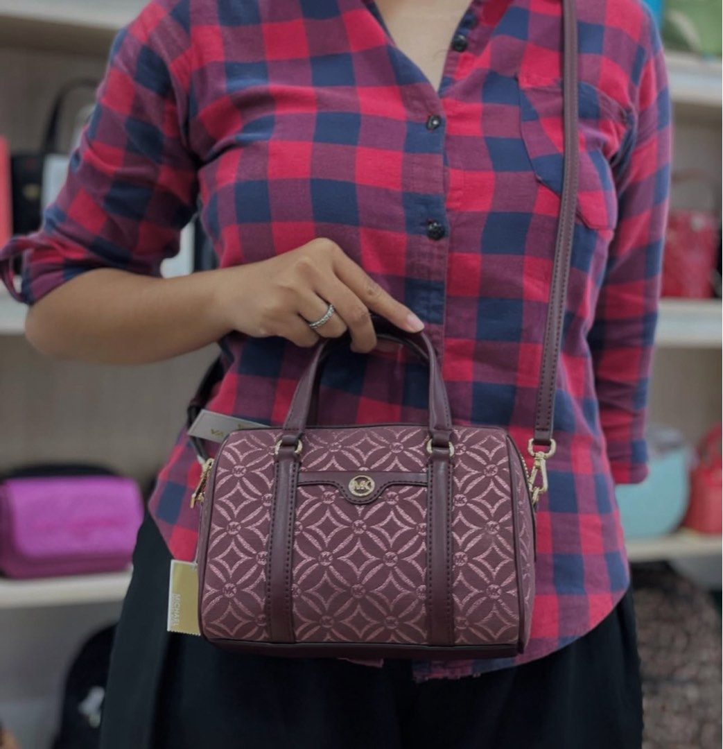 XS DUFFLE BAG (Category: Luxury Bags & Wallets) located in Manila. Submitted by lovieauthenticmerchandise (Listing ID 1367596062, Image 2). Description: .