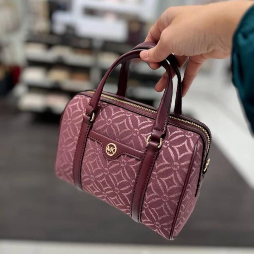 XS DUFFLE BAG (Category: Luxury Bags & Wallets) located in Manila. Submitted by lovieauthenticmerchandise (Listing ID 1367596062, Image 1). Description: .
