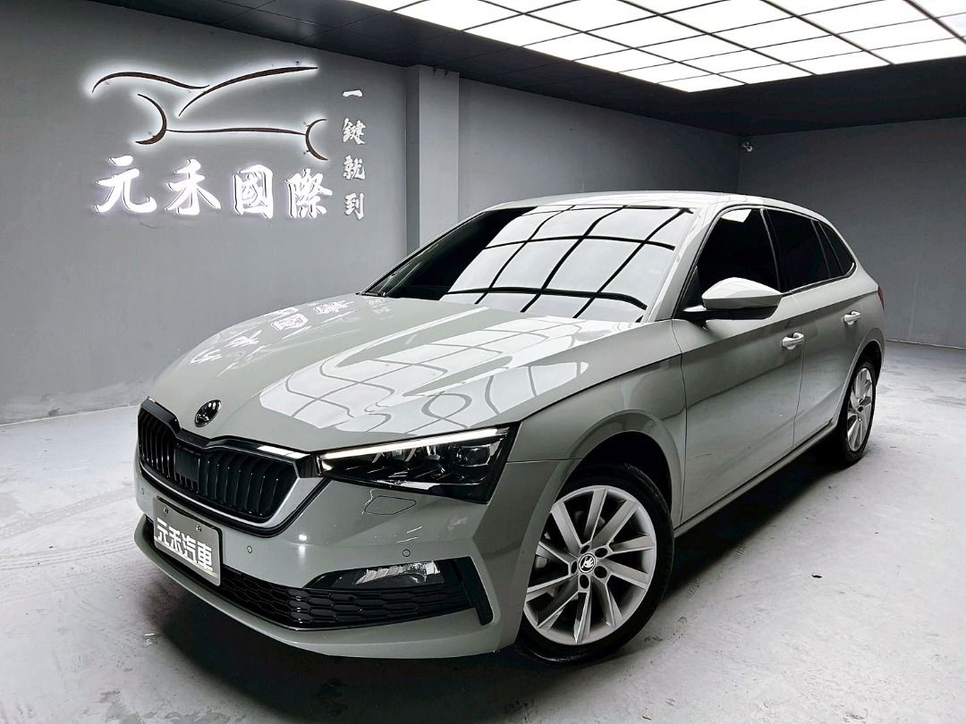 由 abc900616 (刊登 ID 1367800379，圖片 1) 提交，位於 新北市 (New Taipei) 的 2023 Skoda Scala 1.5 TSI豪華菁英版 汽油 金屬灰 (類別：汽車出售)，說明：🚗2023 Skoda Scala 1.5 TSI豪華菁英版 汽油 金屬灰 ⚠️來買車找阿吉 專業出擊⚠️ ✅里程保證：50000公里 ✨找阿吉甜甜價：72.8萬（新車售價102萬） ☎️24H服務：0980-528-993 記得找阿吉！（同Line） ❗️截圖來店找阿吉，讓阿吉有個服務的機會❗️ 「找阿吉全館全車系不限年份里程贈188天保固+開立足額發票」 ✨渦輪增壓/直列四缸、進口實力派掀背款、省油省稅/ACC主動跟車/盲點偵測/電動尾門/雙前電熱座椅/CarPlay，原鈑件 🔥重點配備：前後霧燈、後視鏡方向燈、LED日行燈/頭燈/尾燈、方向盤快控鍵、雙區恆溫、雙前座電熱椅、後座分離倒覆、後座出風口、藍牙通訊、CarPlay、8只揚聲器。 🔥便利配備：免鑰匙啟