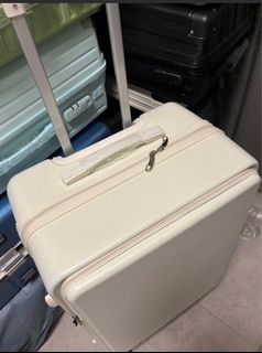（分類：）位於 。 由 kk811811 提交（商品編號 1367748938，圖片 1）。簡介： 。