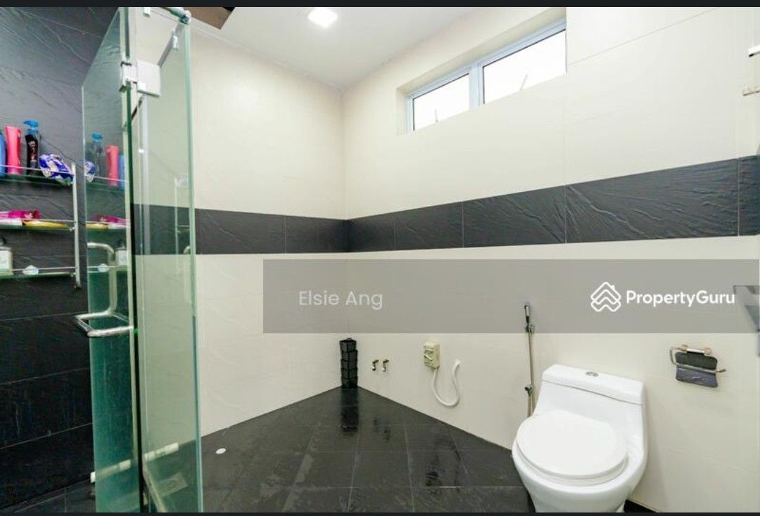Semi D Landed House63226190223234114