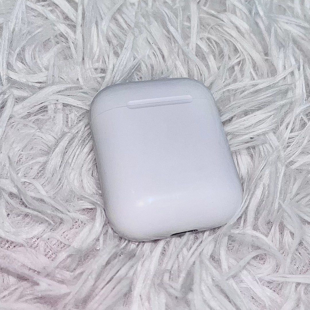 由 mia1224 (刊登 ID 1367791146，圖片 1) 提交，位於 台北市 (Taipei) 的 二手airpods2充電盒 (類別：其他音響配件及設備)，說明：無耳機、無盒，可議價 盒內髒污會在寄出前盡量清潔。