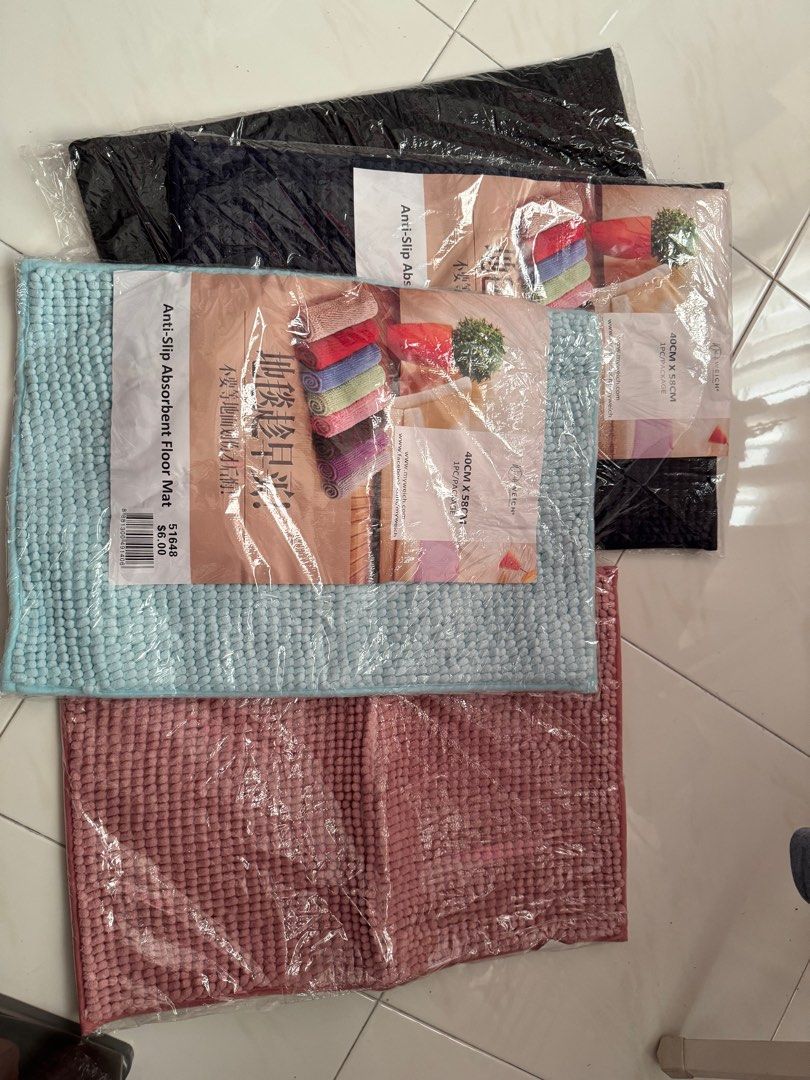 Anti slip absorbent floor mat
